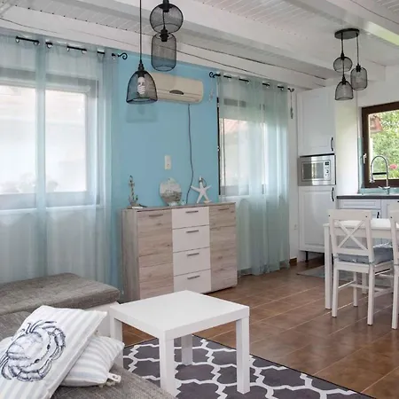 - Balaton 18044 Balatonberény