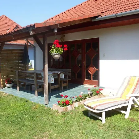 - Balaton 18044 Дом отдыха *