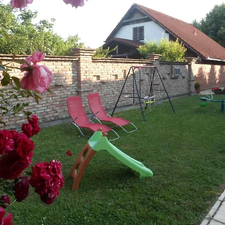 - Balaton 18044 Nyaraló