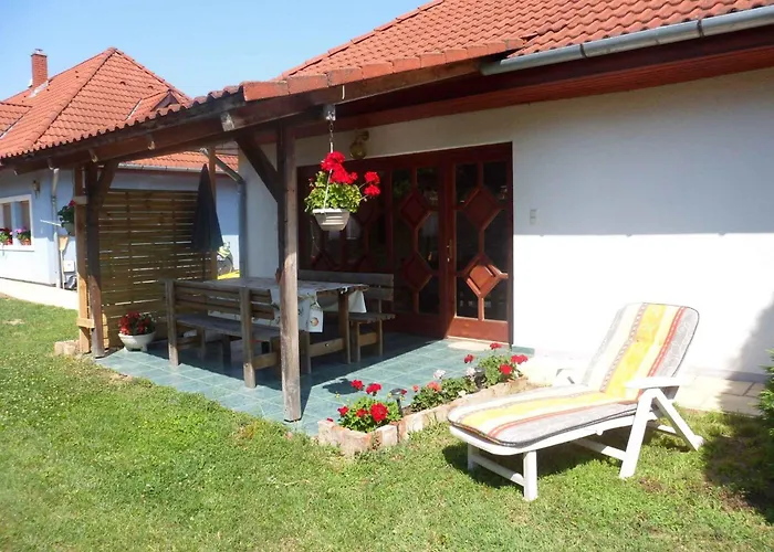 - Balaton 18044 بيت للعطل *